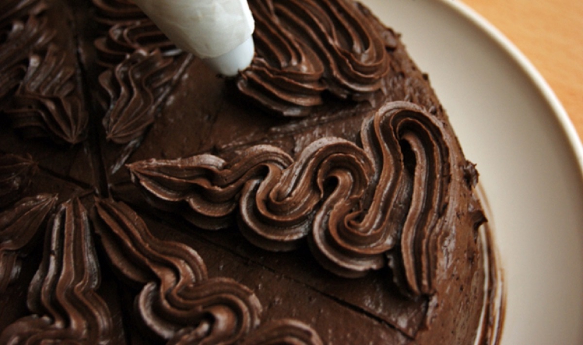 Обычный шоколадный крем для торта