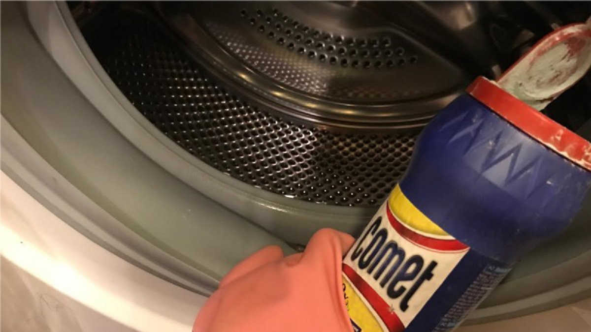 Как почистить от запаха стиральную машинку автомат. Чистка стиральной машины. Средство для чистки стиральной машины. Чистка барабана стиральной машины. Средство для чистки стиральных машин изнутри от грязи.