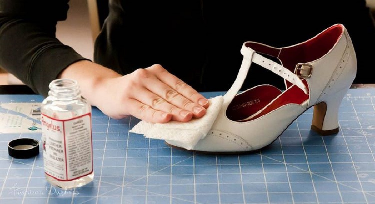 Как растянуть новую обувь в домашних