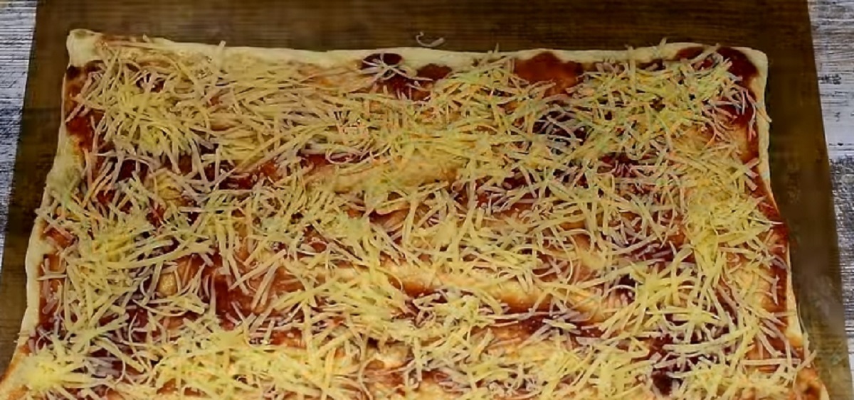 Mini Pizza Cu Aluat De Foietaj Se Mănancă Imediat Retete Usoare