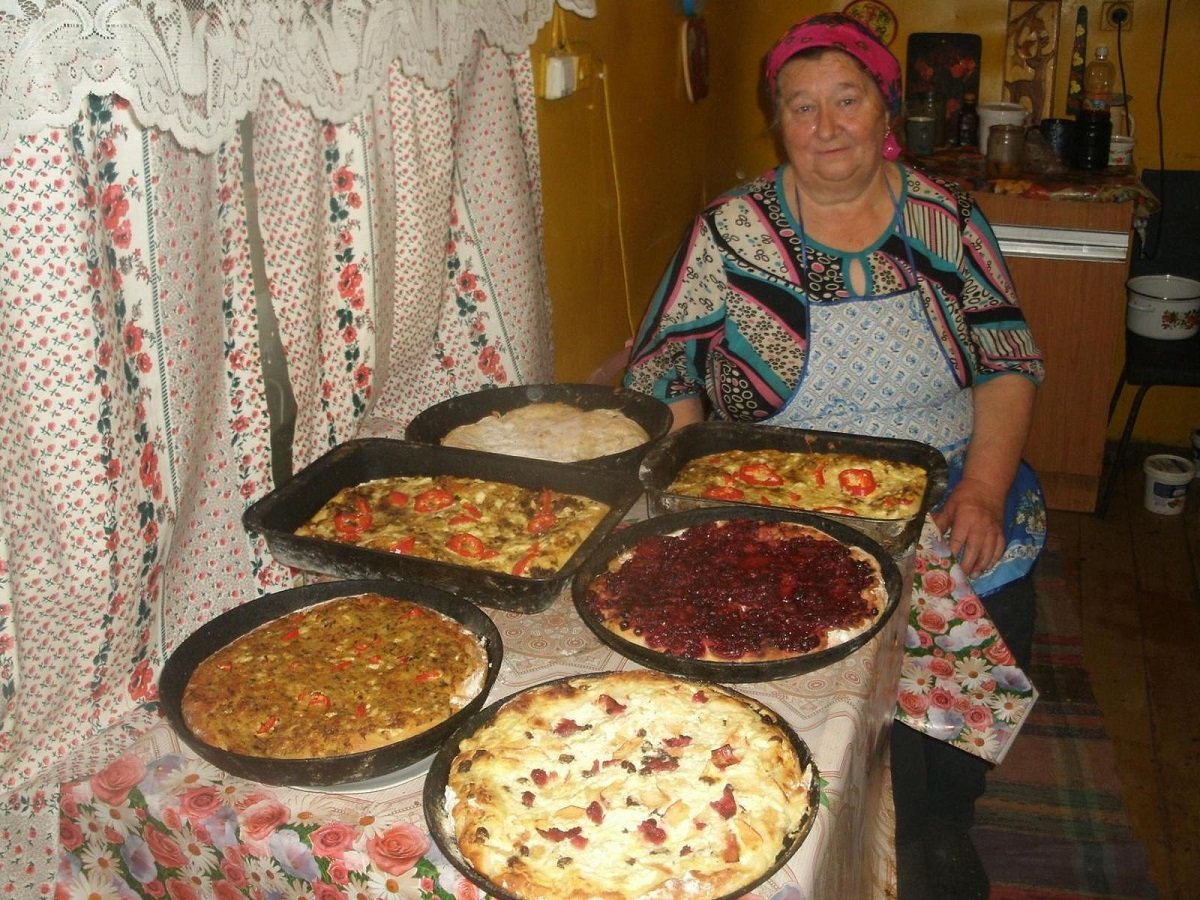 Un restaurant a angajat câteva bunicuțe, ca să gătească mâncare ...