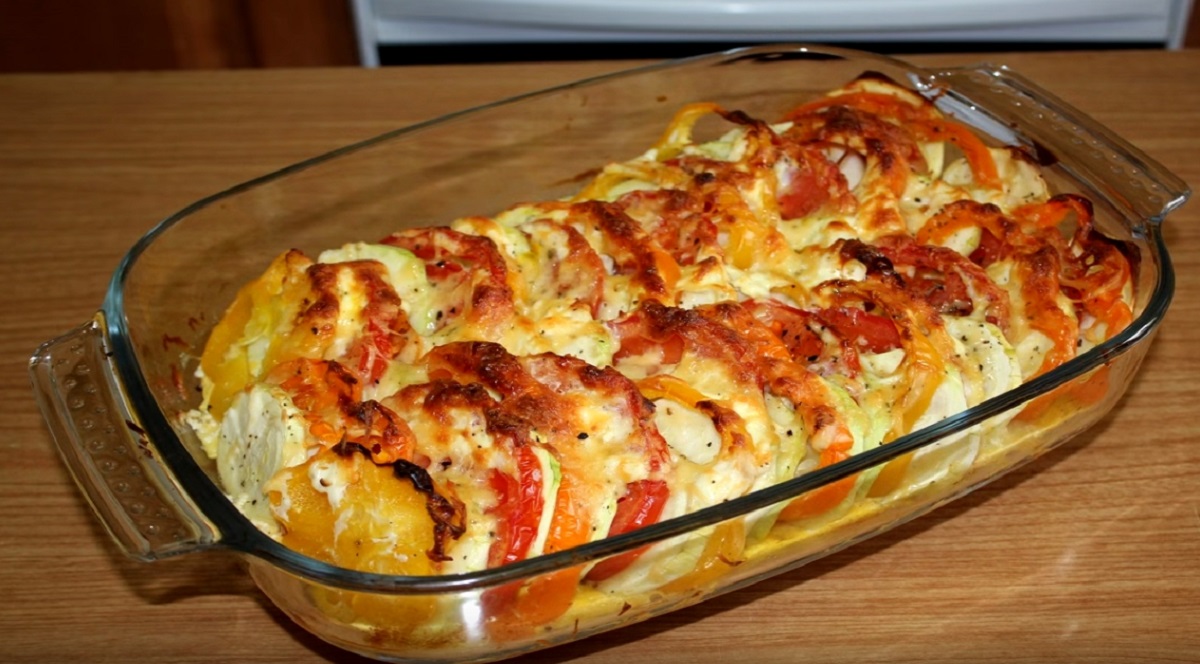 Запеканка из кабачков картофеля и помидоров в духовке