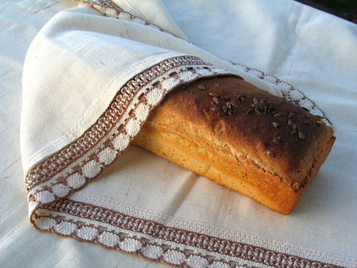 Полотенце хлеб. Хлеб на рушнике. Пироги на рушнике. Хлеб на полотенце. Хлебушко на рушнике на картинке.