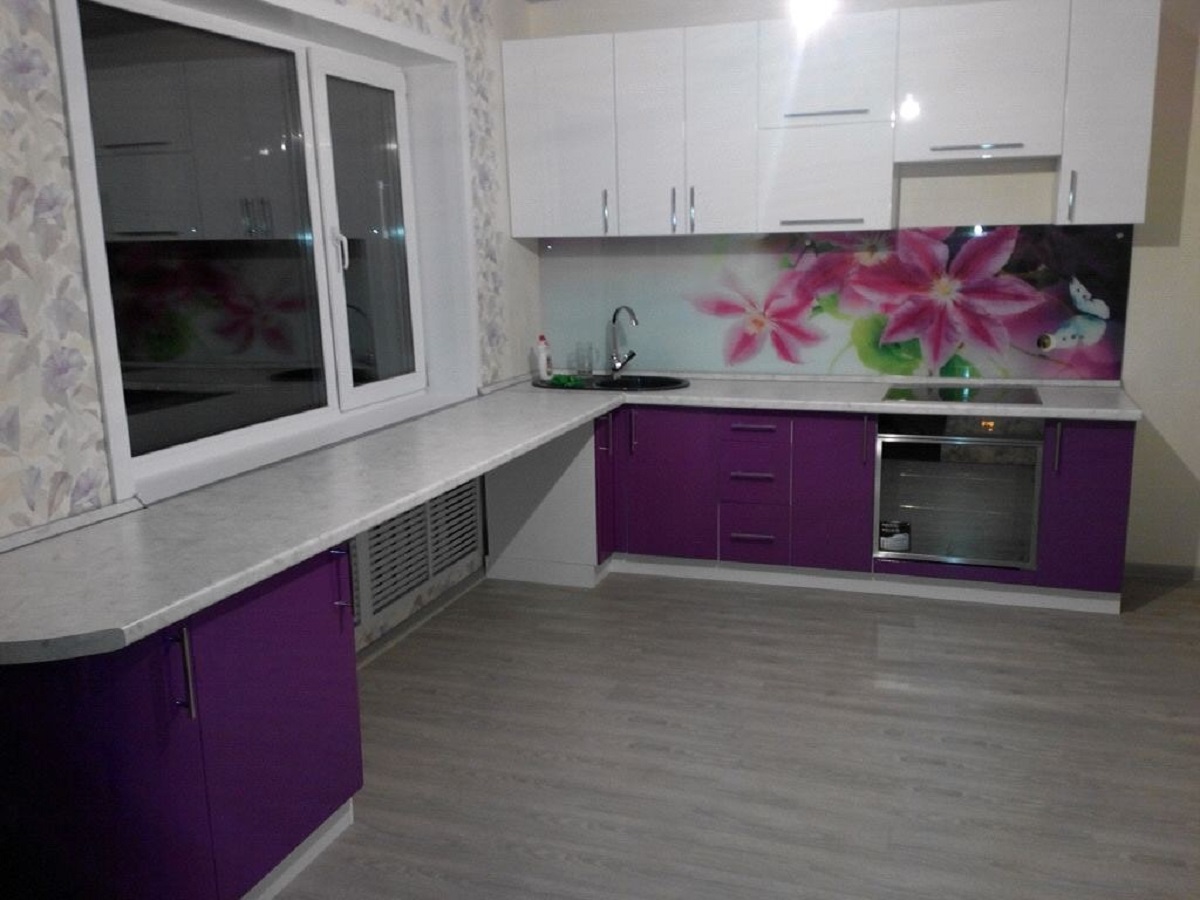 Фиолетовая столешница для кухни